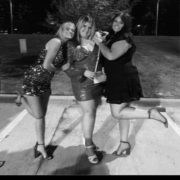 Red sequin dress - Picture 2 of 2